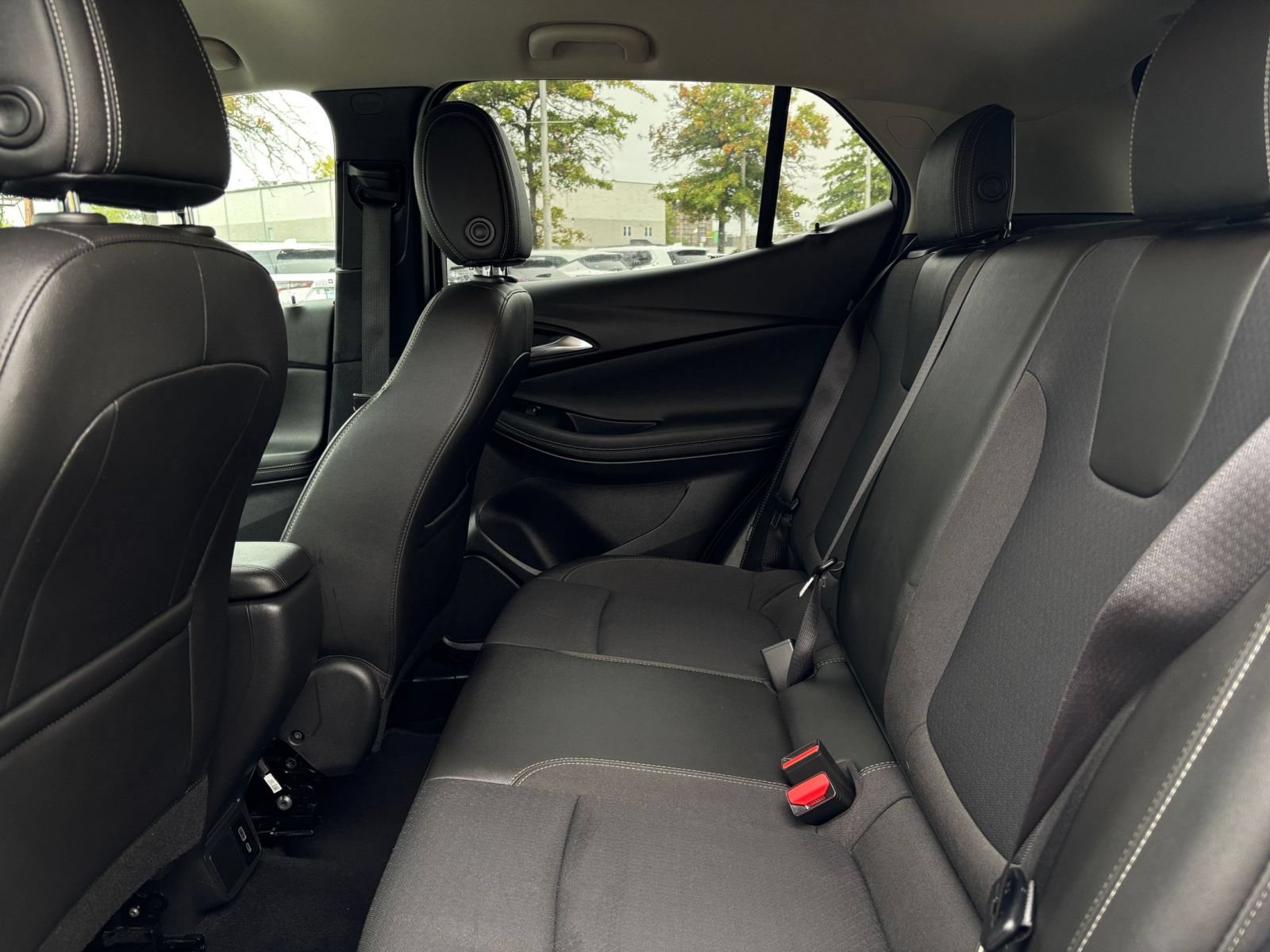 Used 2025 Buick Encore GX Preferred AWD/4WD image 21
