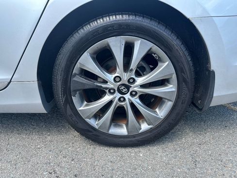 Used 2013 Hyundai Azera FWD image 20