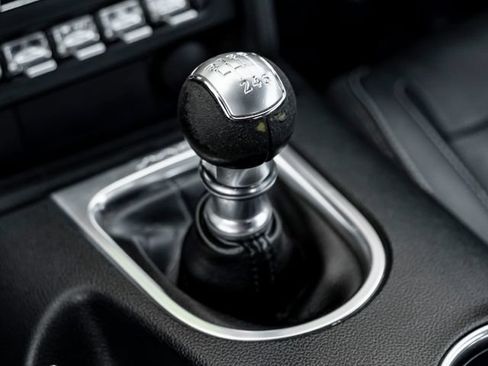 Used 2019 Ford Mustang Premium RWD image 24