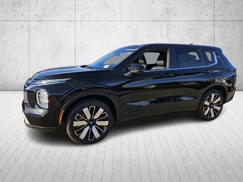 New 2026 Mitsubishi Outlander image 3