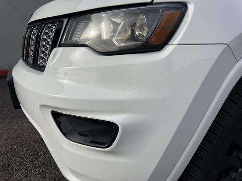 Used 2018 Jeep Grand Cherokee Altitude AWD/4WD image 7
