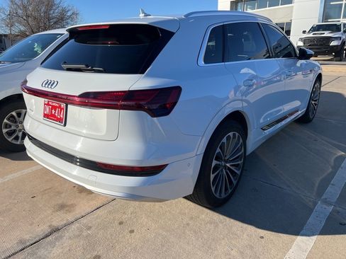 Used 2019 Audi e-tron Prestige image 3