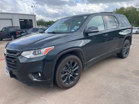 Used 2021 Chevrolet Traverse RS image 1