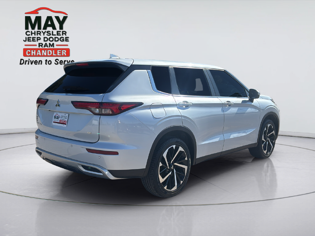 Used 2023 Mitsubishi Outlander SE FWD image 7