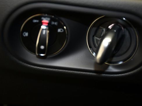 New 2026 Porsche Macan AWD/4WD image 37
