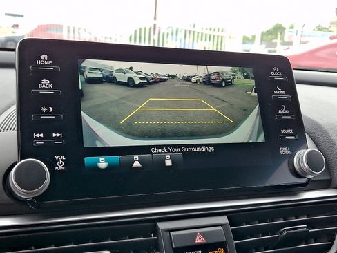 Used 2018 Honda Accord Sport image 18