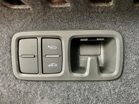 Used 2022 Audi SQ8 Premium Plus image 37