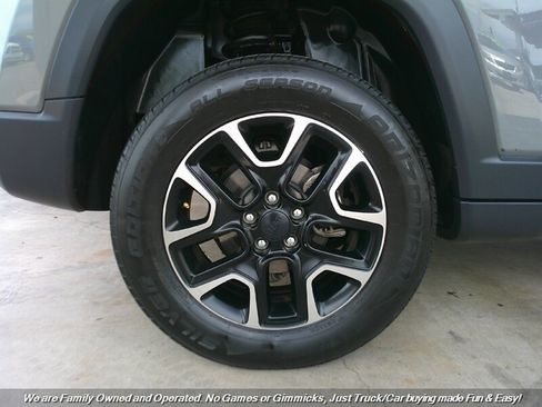 Used 2020 Jeep Compass Trailhawk w/ Cold Weather Group image 53