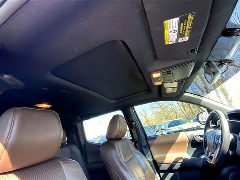 Used 2017 Toyota Tacoma Limited w/ Tow Package image 23