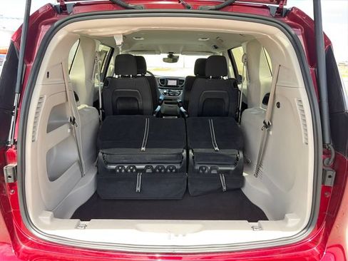 Used 2023 Chrysler Voyager LX FWD image 43