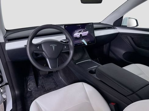 Used 2023 Tesla Model Y Long Range AWD/4WD image 21
