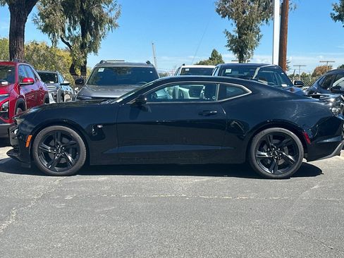 Used 2021 Chevrolet Camaro SS RWD image 8