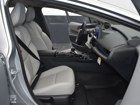 Used 2026 Toyota Prius XLE image 25