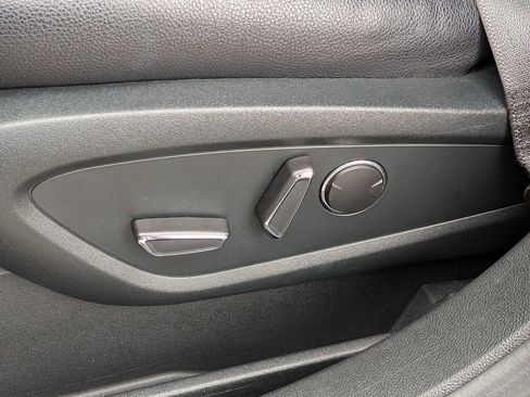 Used 2022 Lincoln Nautilus FWD w/ Premium Package image 16