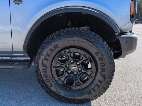 Certified 2023 Ford Bronco Wildtrak image 11