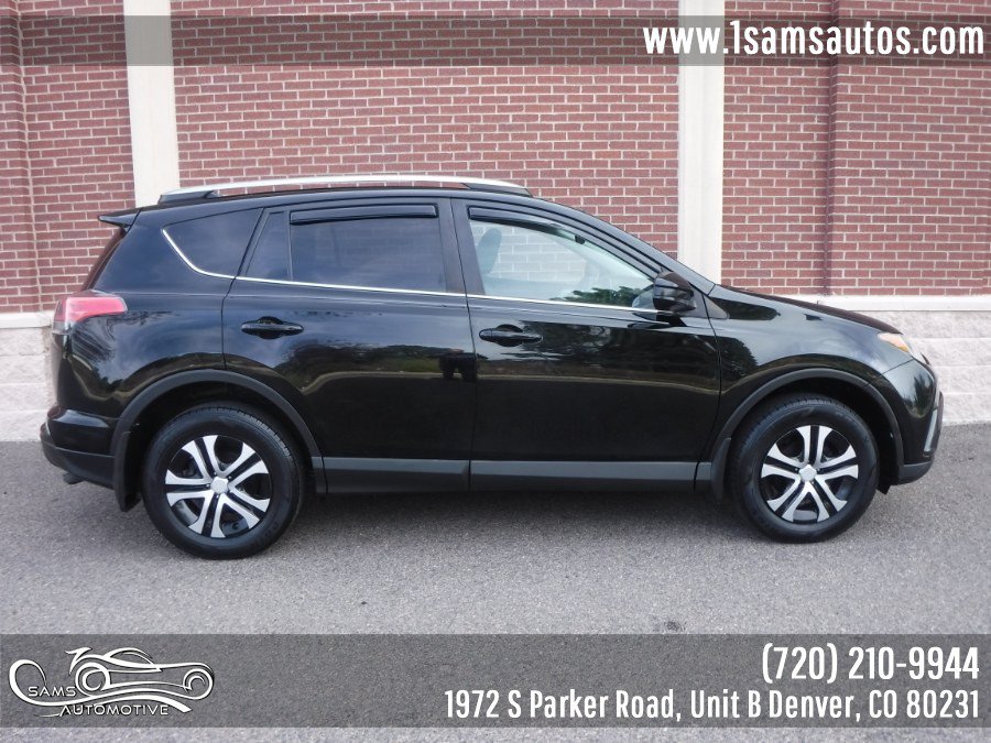 Used 2018 Toyota RAV4 LE w/ Carpet Mat Package AWD/4WD image 24