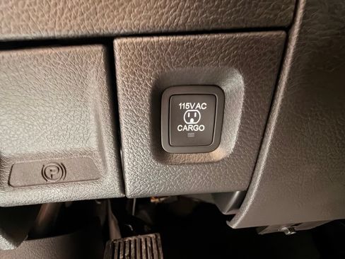 New 2026 RAM 2500 Tradesman AWD/4WD image 28