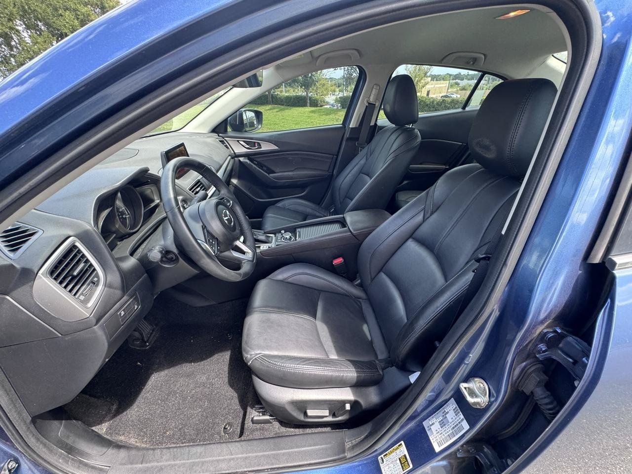 Used 2018 MAZDA MAZDA3 Touring FWD image 17