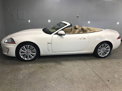 Used 2010 Jaguar XK Convertible image 11