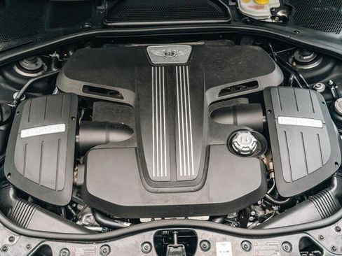 Used 2017 Bentley Continental GT image 32