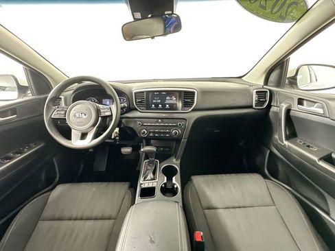 Used 2020 Kia Sportage LX image 3