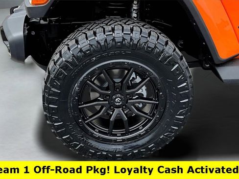 New 2025 Jeep Gladiator Sport image 11