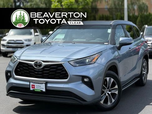 Certified 2024 Toyota Highlander XLE AWD/4WD image 1
