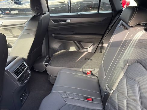 New 2026 Volkswagen Atlas Cross Sport SE FWD image 25