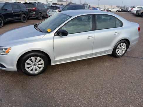 Used 2014 Volkswagen Jetta S image 2