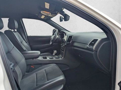 Used 2022 Jeep Grand Cherokee Laredo X RWD image 15
