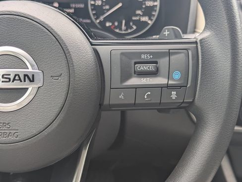 Used 2021 Nissan Rogue SV FWD image 22