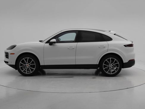 Used 2024 Porsche Cayenne Coupe image 2