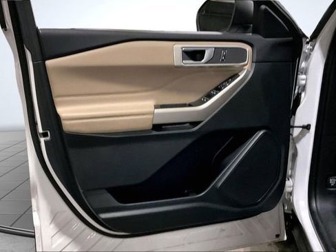 Used 2023 Ford Explorer XLT w/ Equipment Group 202A image 23