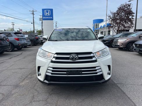 Used 2019 Toyota Highlander XLE AWD/4WD image 8