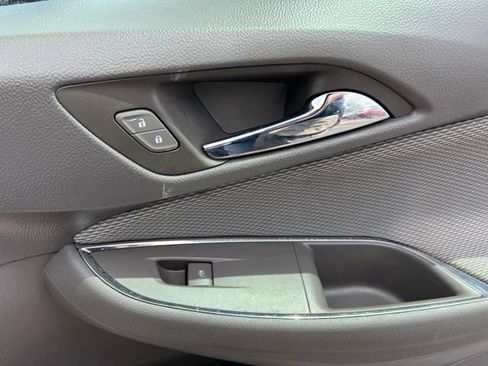 Used 2018 Chevrolet Cruze LT w/ Sun And Sound Package FWD image 33