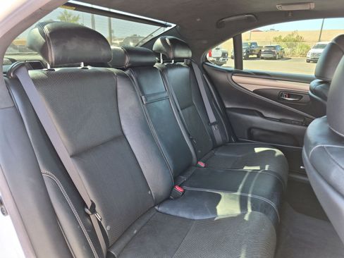 Used 2013 Lexus LS 460 w/ F-Sport Pkg RWD image 26