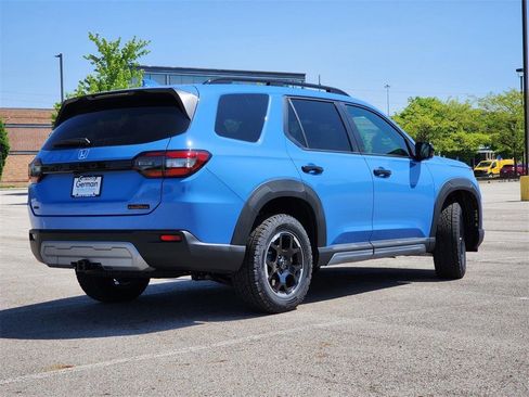 Certified 2025 Honda Pilot TrailSport image 18