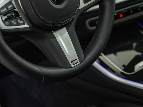 Used 2026 BMW X5 sDrive40i w/ M Sport Package image 18