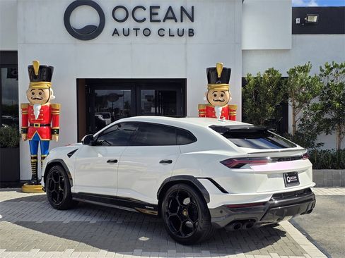 Used 2024 Lamborghini Urus Performante image 4