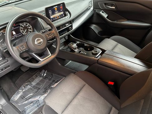 Used 2024 Nissan Rogue SV image 10