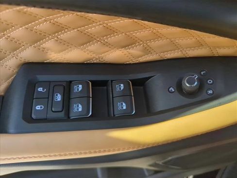 New 2025 Jeep Grand Cherokee Summit image 17