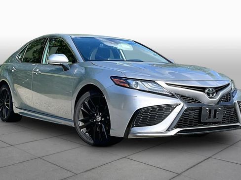 Used 2024 Toyota Camry XSE FWD image 3