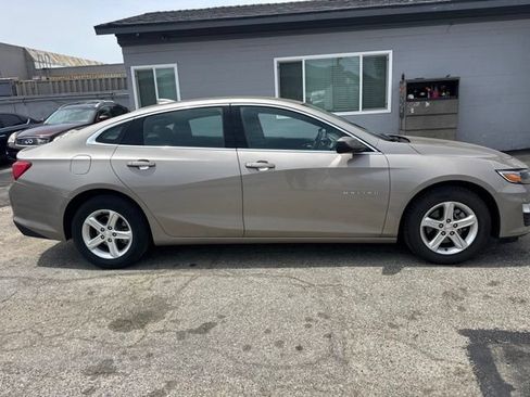 Used 2023 Chevrolet Malibu LT FWD image 4