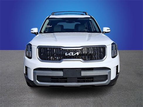 Used 2025 Kia Telluride EX w/ EX Captain's Chair Package image 2