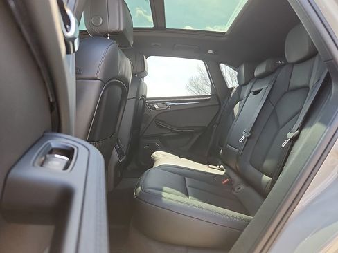 New 2026 Porsche Macan image 11