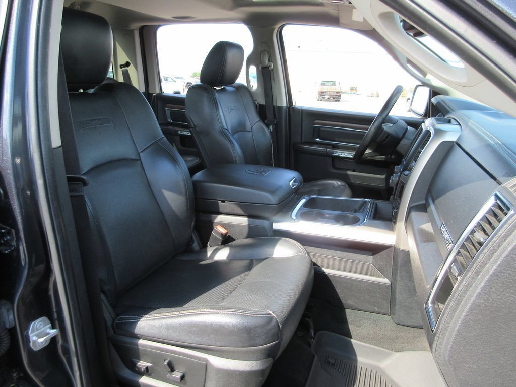 Used 2017 RAM 1500 Laramie w/ Convenience Group AWD/4WD image 26