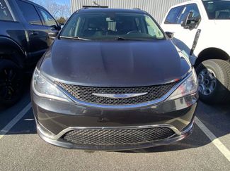 Used 2020 Chrysler Pacifica Touring-L video 2