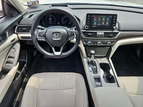 Used 2018 Honda Accord Touring image 11