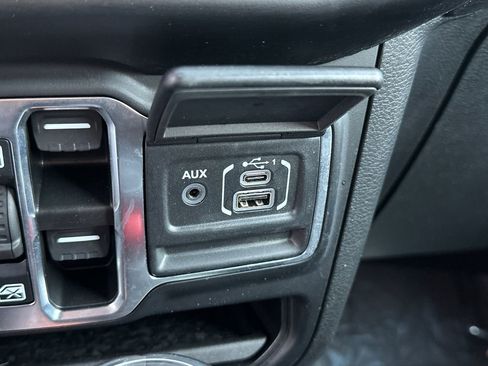 Used 2023 Jeep Wrangler Unlimited Sahara w/ Cold Weather Group image 29