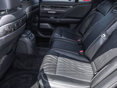 Used 2023 Genesis G90 3.5T AWD/4WD image 35